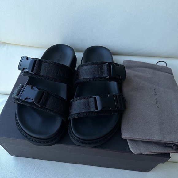 NEW BOTTEGA VENETA Leather & Canvas Jacquard Logo Strap Slide Sandals Sz 39 - Picture 7 of 9